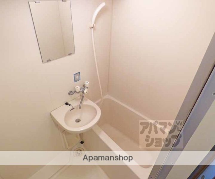 リーガル京都河原町703の風呂