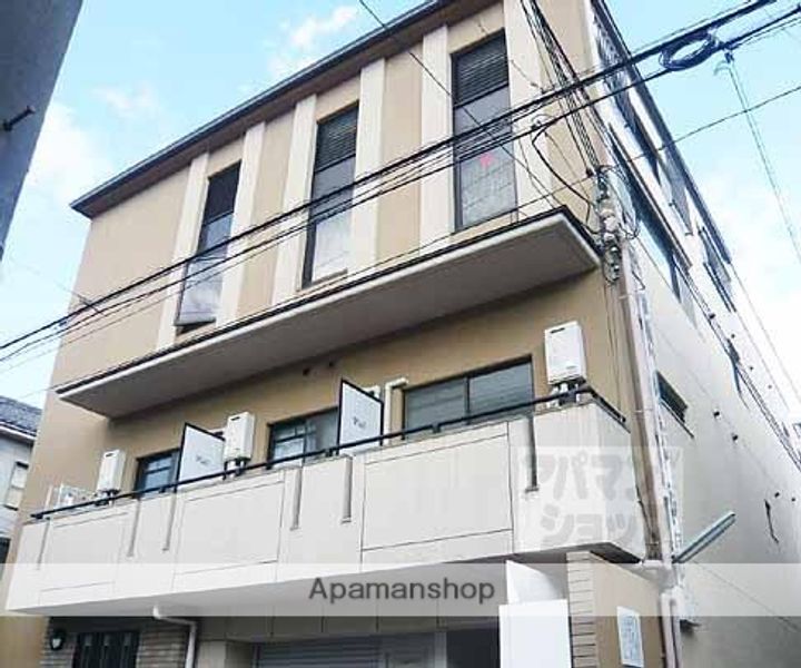 タワーズ五条101の外観