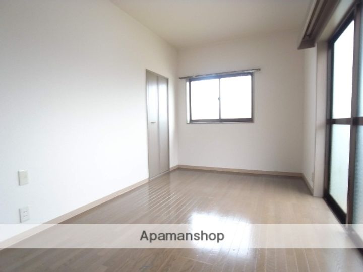 ラトゥールY・G203の居間