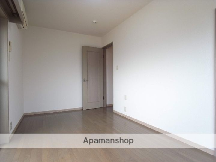 ラトゥールY・G203の居間