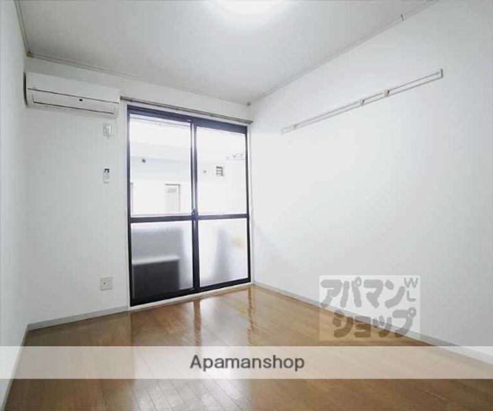 セジュール高見202の居間