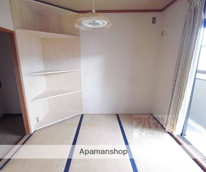 ハイム秀芳103の居間