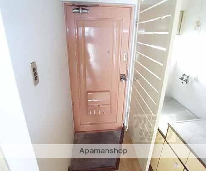 ハイツ桃山506の玄関