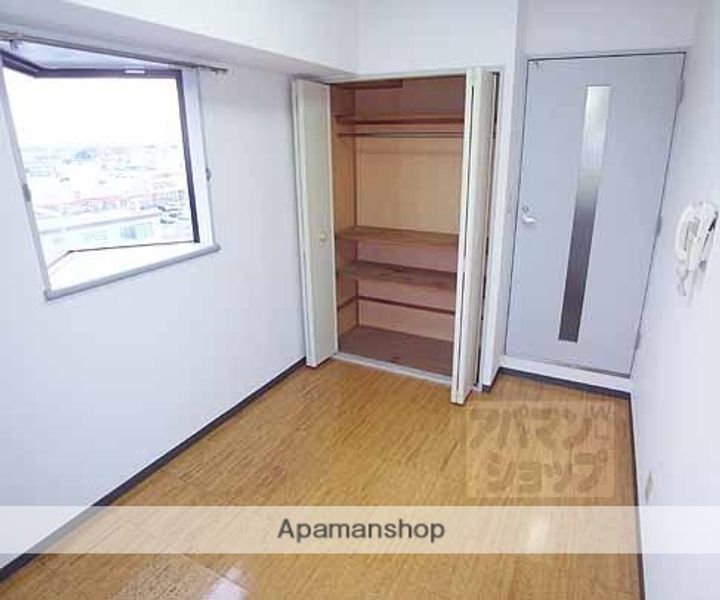 グランディール伏見104の居間