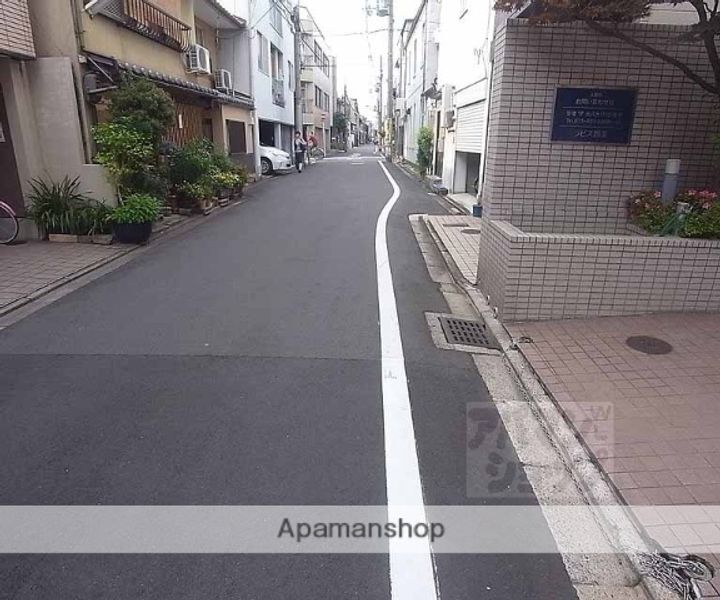 ラピス四条403の周辺