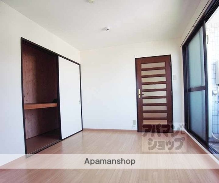 シャトレカルマン301の居間