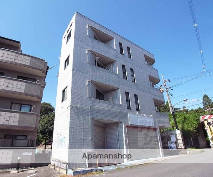 シャトレカルマン301の外観