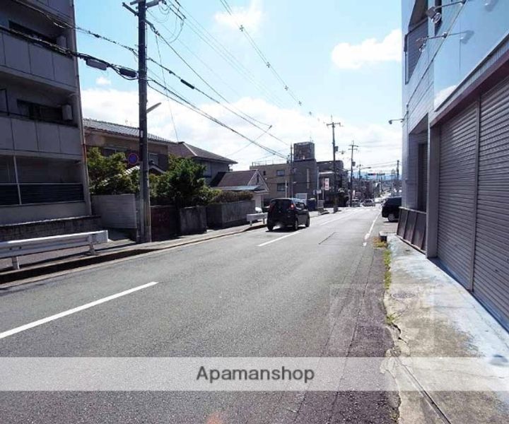 シャトレカルマン301の周辺