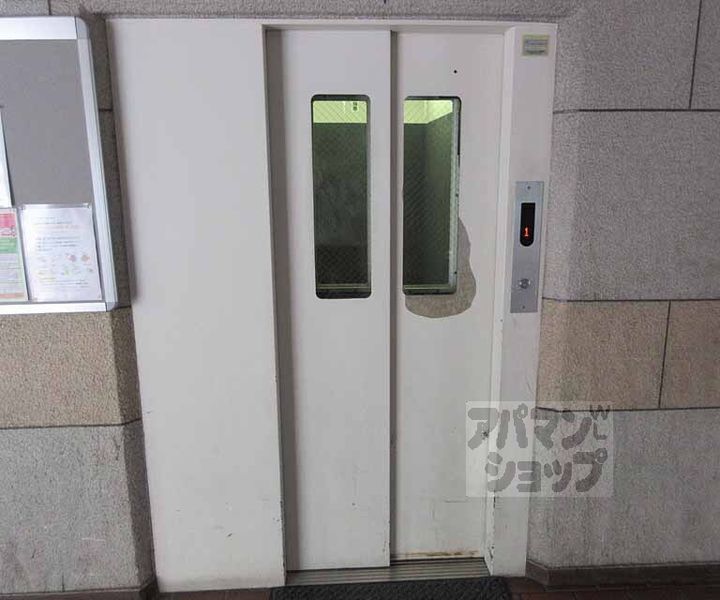 プルーリオン勧修寺508の外観