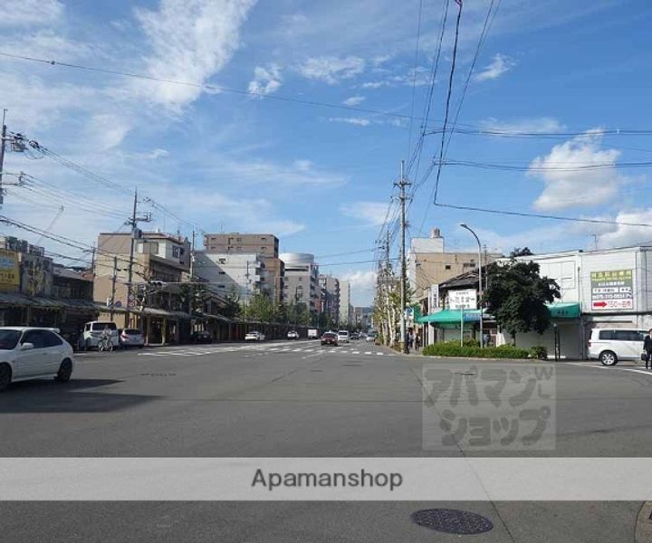 京都府京都市下京区朱雀北ノ口町の賃貸マンションの周辺