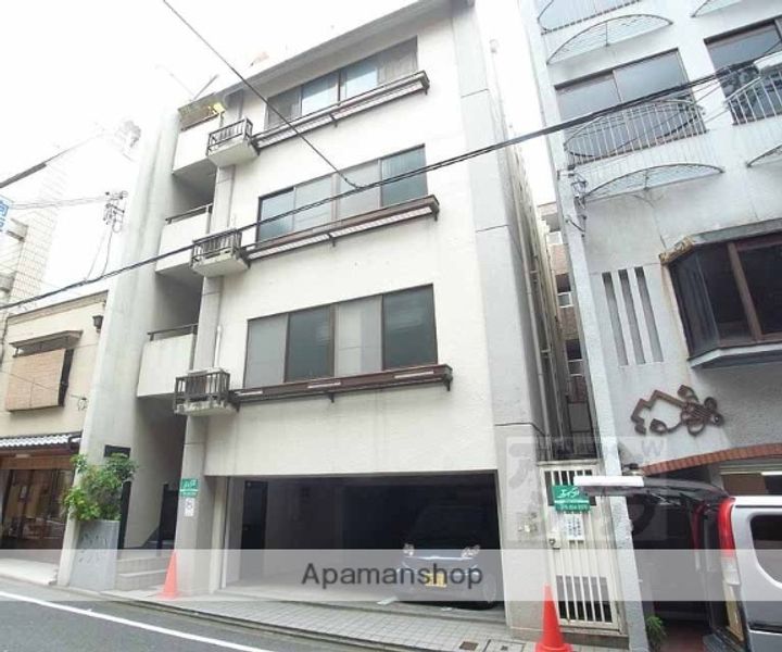イーストビル403の外観
