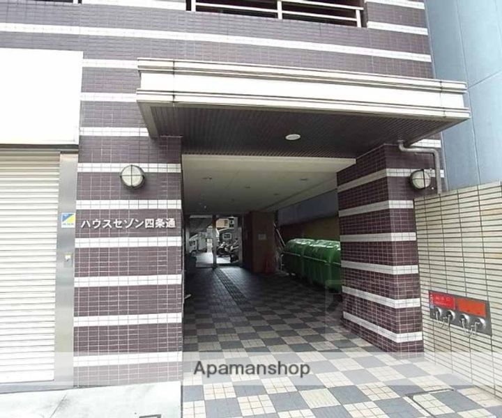 ハウスセゾン四条通506の外観
