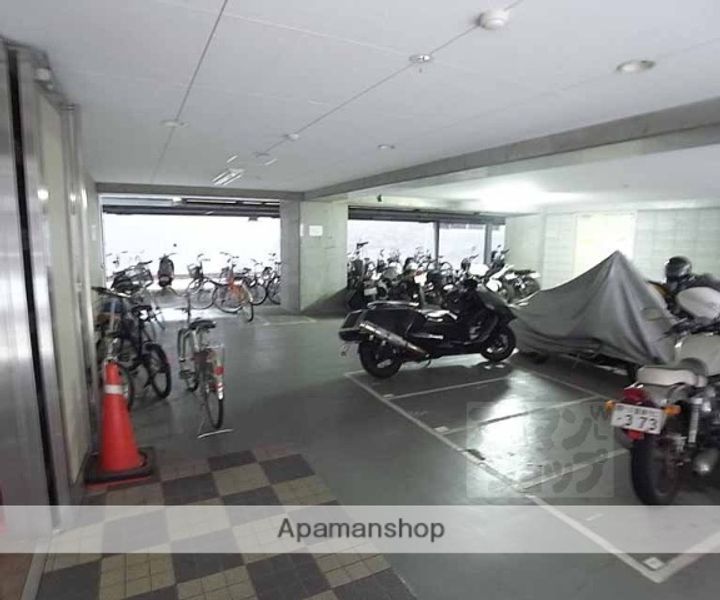 ハウスセゾン四条通506の外観