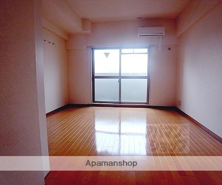 プロスペクト河原町五条803の居間