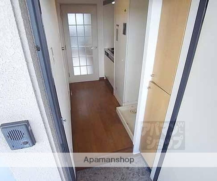 プレスト桃山302の玄関