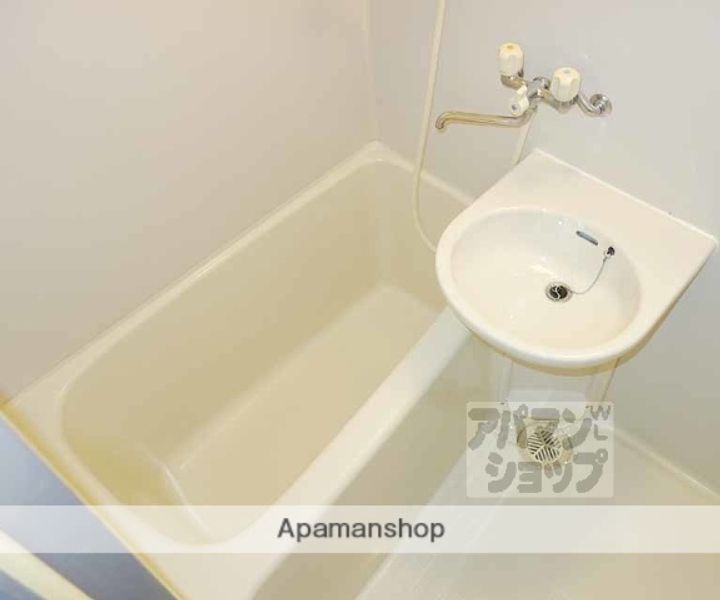 フォレスト七条の風呂