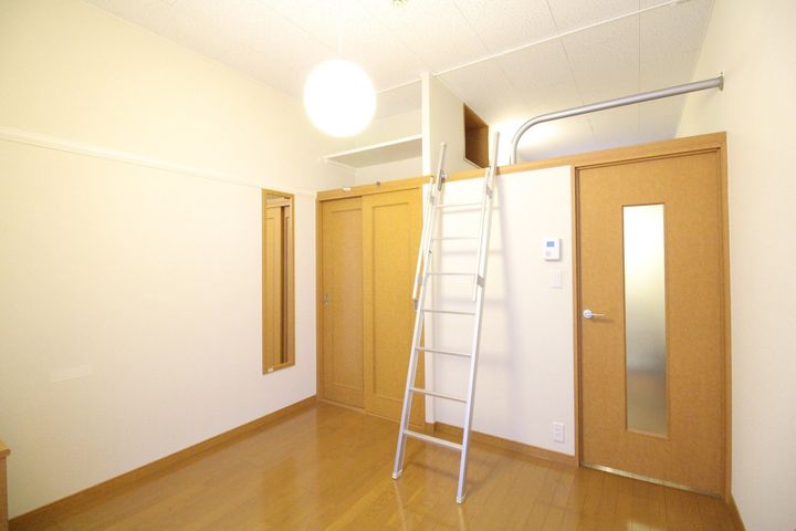 レオパレス琵琶湖106の居間