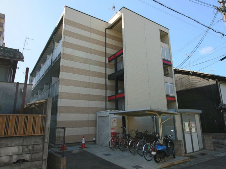 レオパレス琵琶湖106の外観