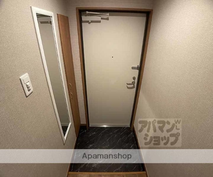 QUINT五条烏丸801の玄関