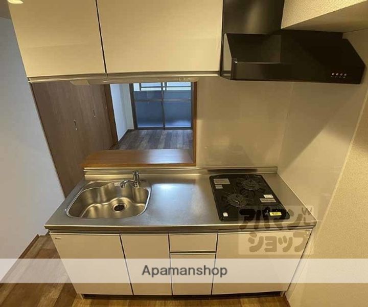 QUINT五条烏丸801のキッチン