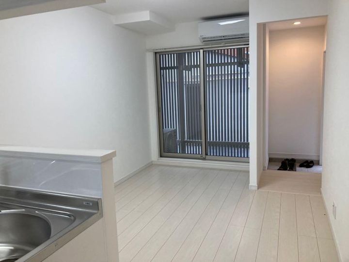 SJS浜大津102号室の居間