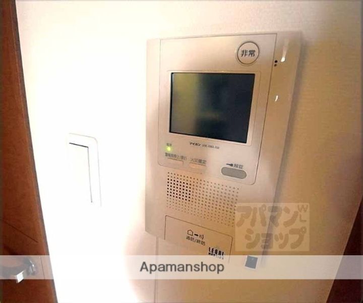 リーガル京都四条烏丸203の玄関