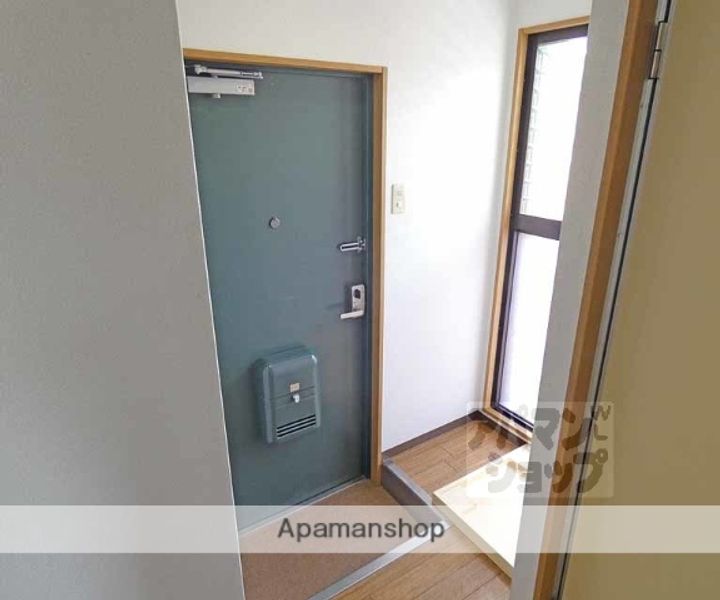 グランビィア御蔭II126の玄関