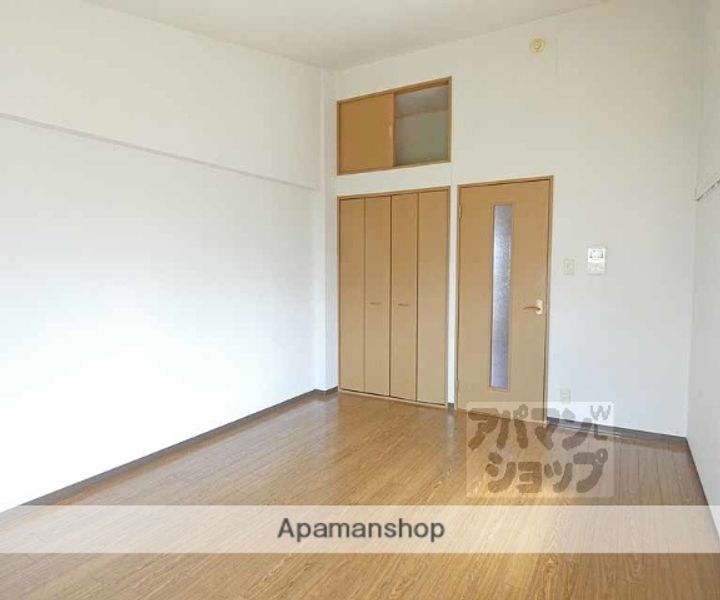 グランビィア御蔭II126の居間