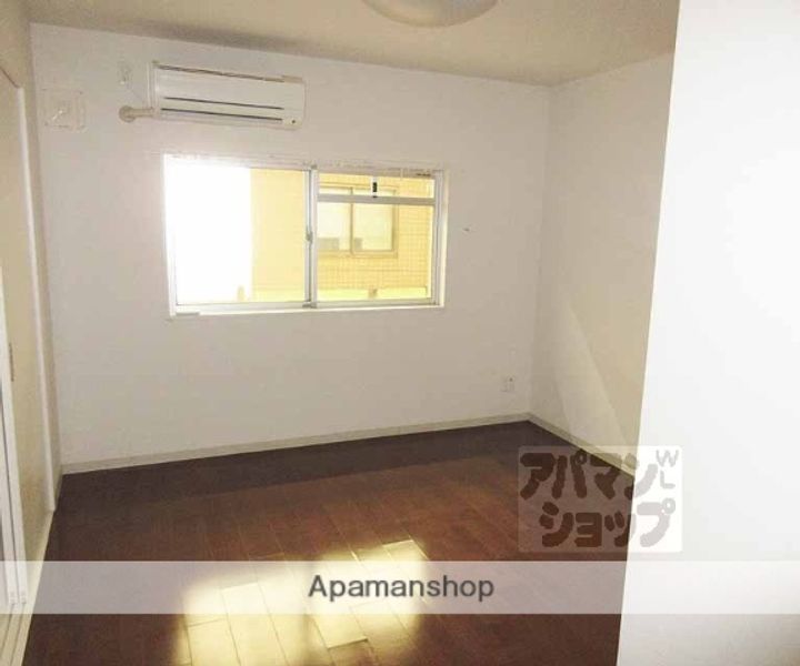 グレイス長等302の居間