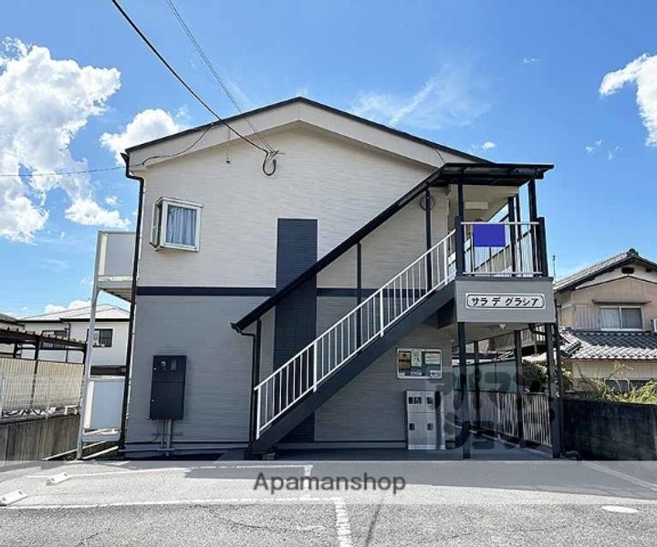 サラデグラシア101の外観