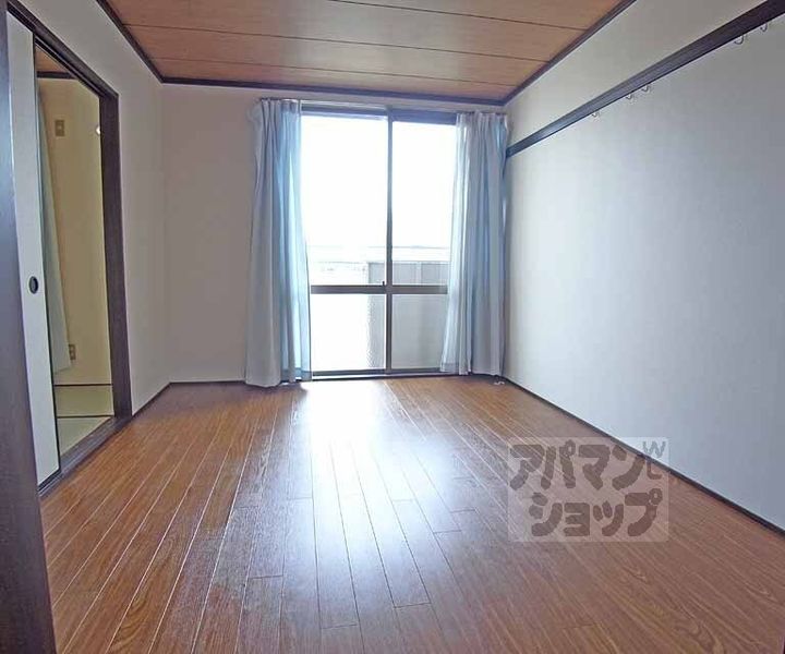 ドミール厨子奥 B棟202の内装