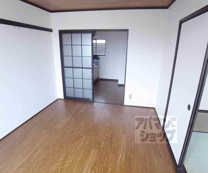 ドミール厨子奥 B棟202の内装