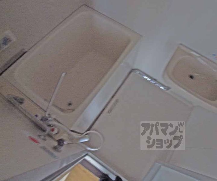 ドミール厨子奥 B棟202の風呂