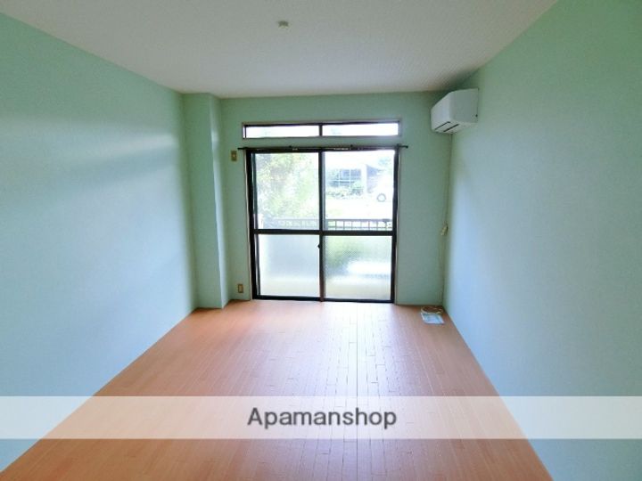 カルチェヴィラ吉勇の居間