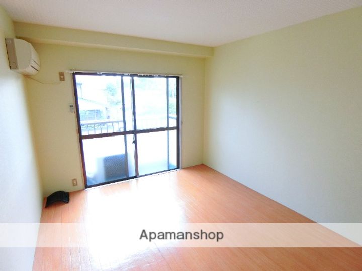 カルチェヴィラ吉勇の居間