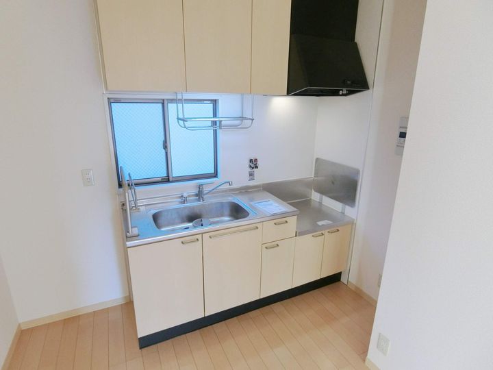 京都府城陽市寺田乾出北の賃貸アパート107のキッチン