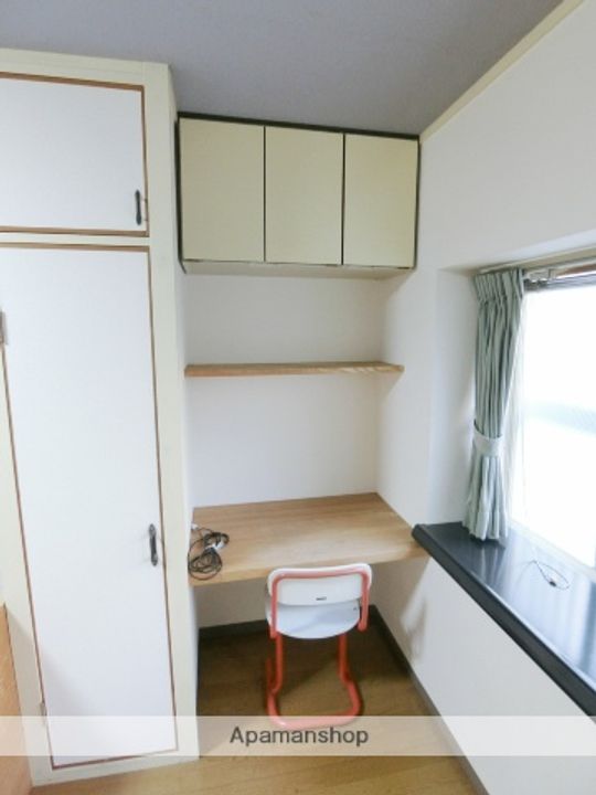 京都府城陽市平川指月の賃貸マンション6の内装