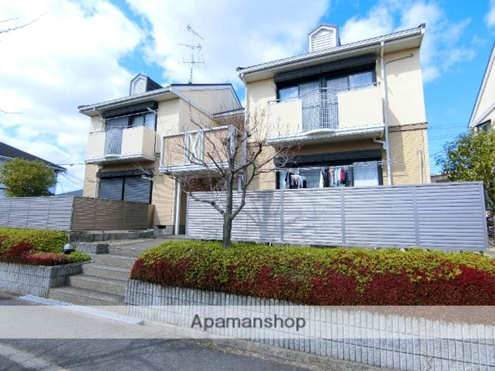 京都府木津川市兜台6丁目の賃貸アパート101の外観