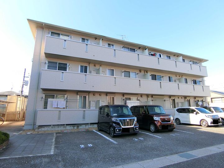 リビングタウン木津川 A棟の外観