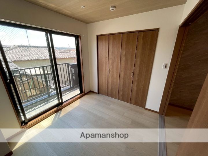 京都府城陽市平川古宮の賃貸マンション303の内装