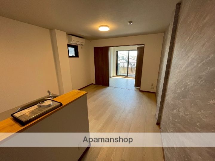 京都府城陽市平川古宮の賃貸マンション303の内装
