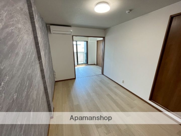 京都府城陽市平川古宮の賃貸マンション204の内装
