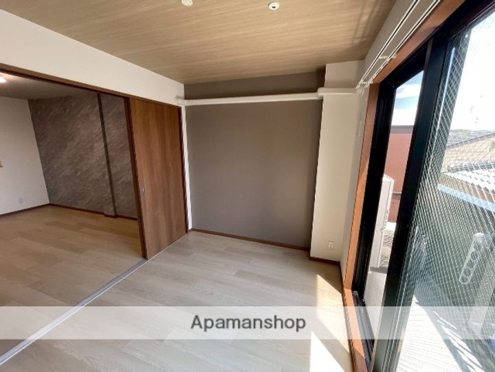 京都府城陽市平川古宮の賃貸マンション204の内装