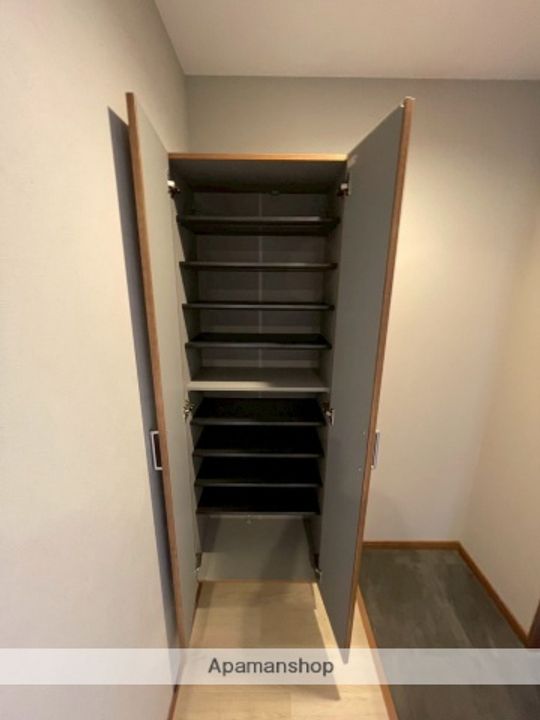 京都府城陽市平川古宮の賃貸マンション204の内装