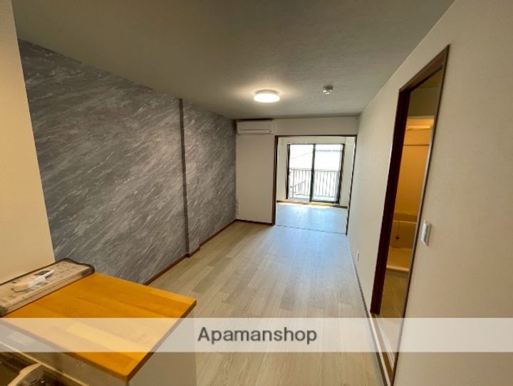 京都府城陽市平川古宮の賃貸マンション204の居間