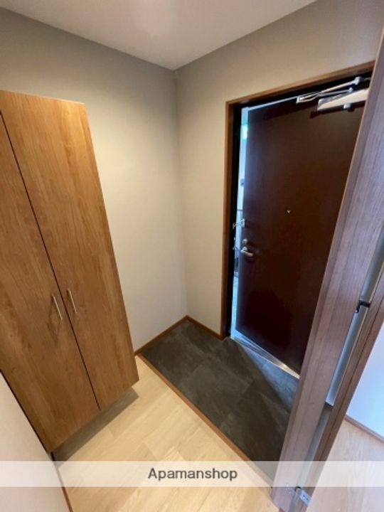 京都府城陽市平川古宮の賃貸マンション204の玄関