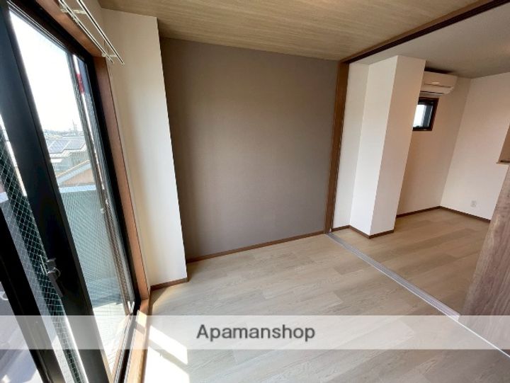 京都府城陽市平川古宮の賃貸マンション205の内装