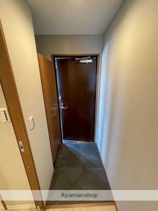 京都府城陽市平川古宮の賃貸マンション205の玄関