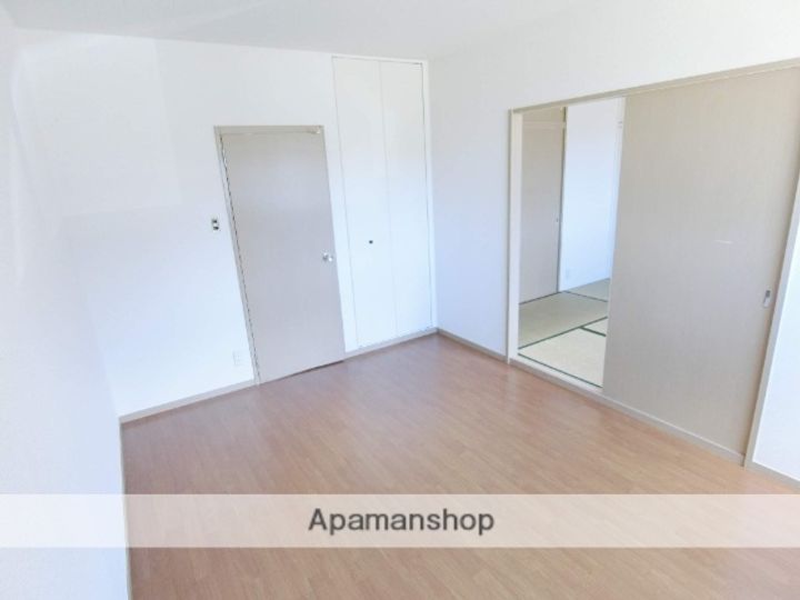 セラビ梅美台B棟103の内装