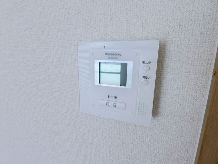 セラビ梅美台B棟103の内装